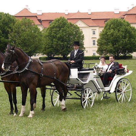 Zamek Napajedla Hotel Екстериор снимка
