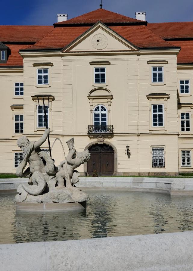 Zamek Napajedla Hotel Екстериор снимка