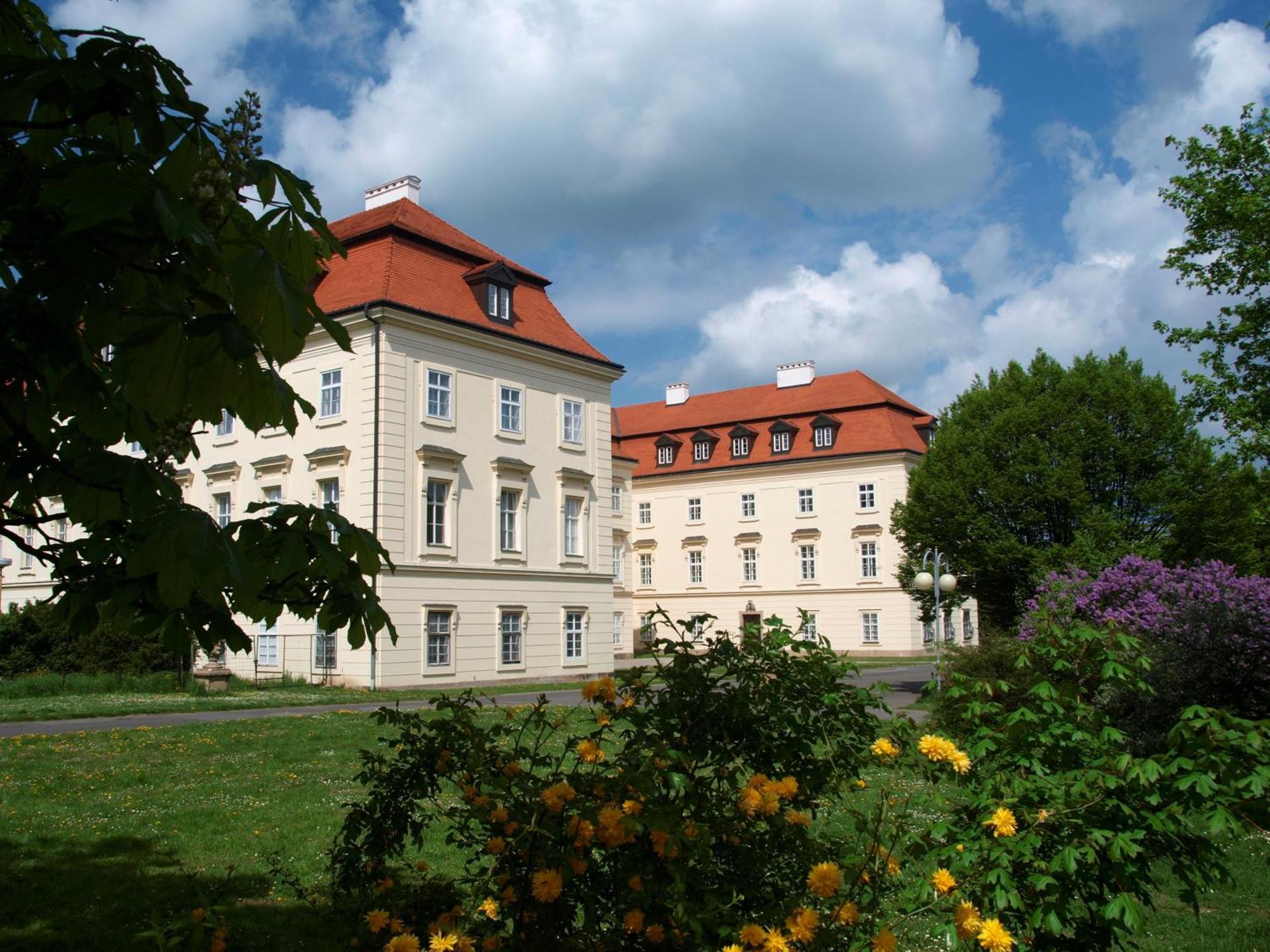 Zamek Napajedla Hotel Екстериор снимка