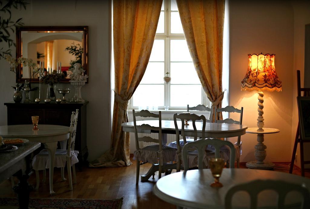 Zamek Napajedla Hotel Екстериор снимка